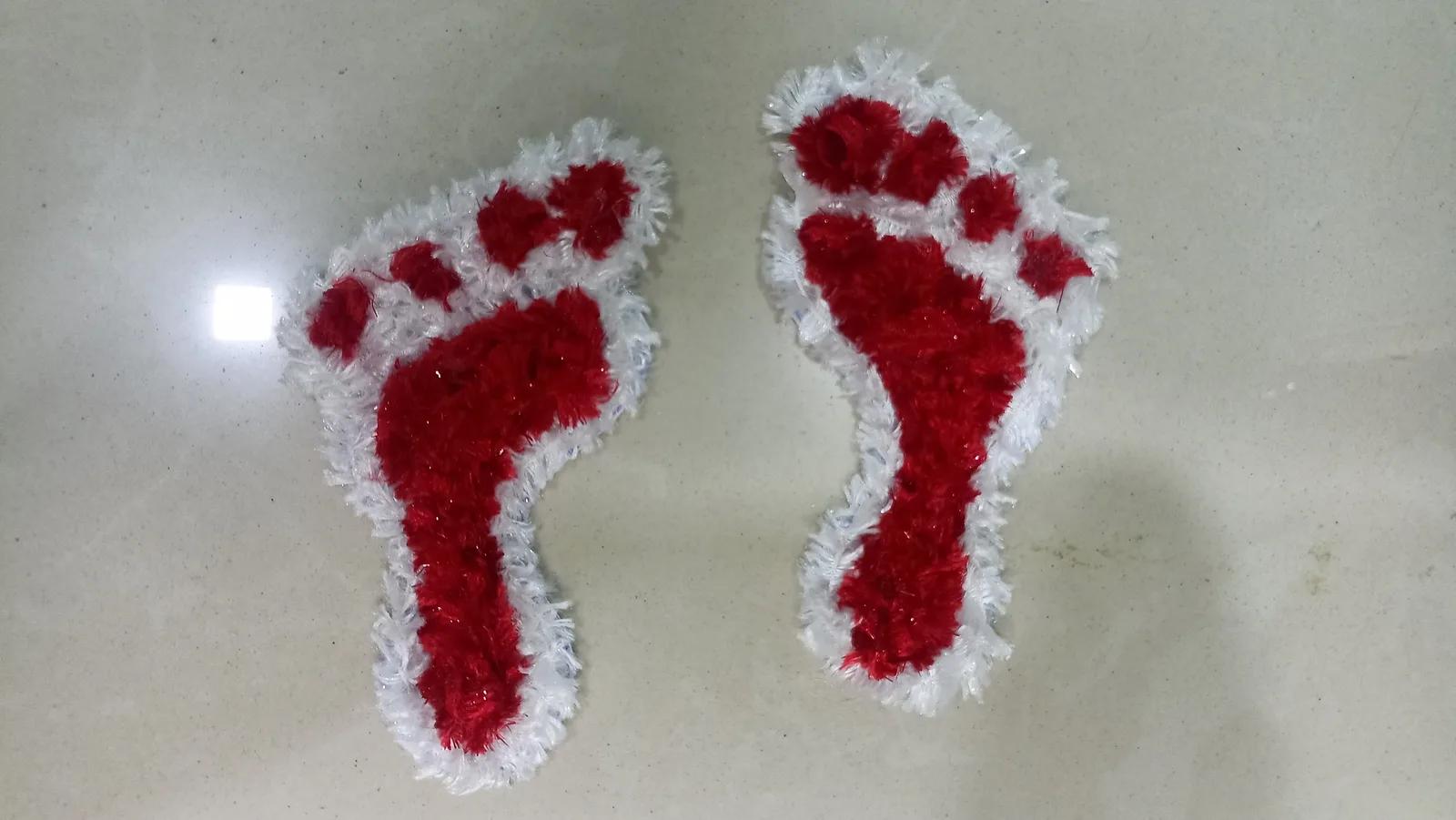 Laxmi Charan (Footprints) Woolen Rangoli Mat