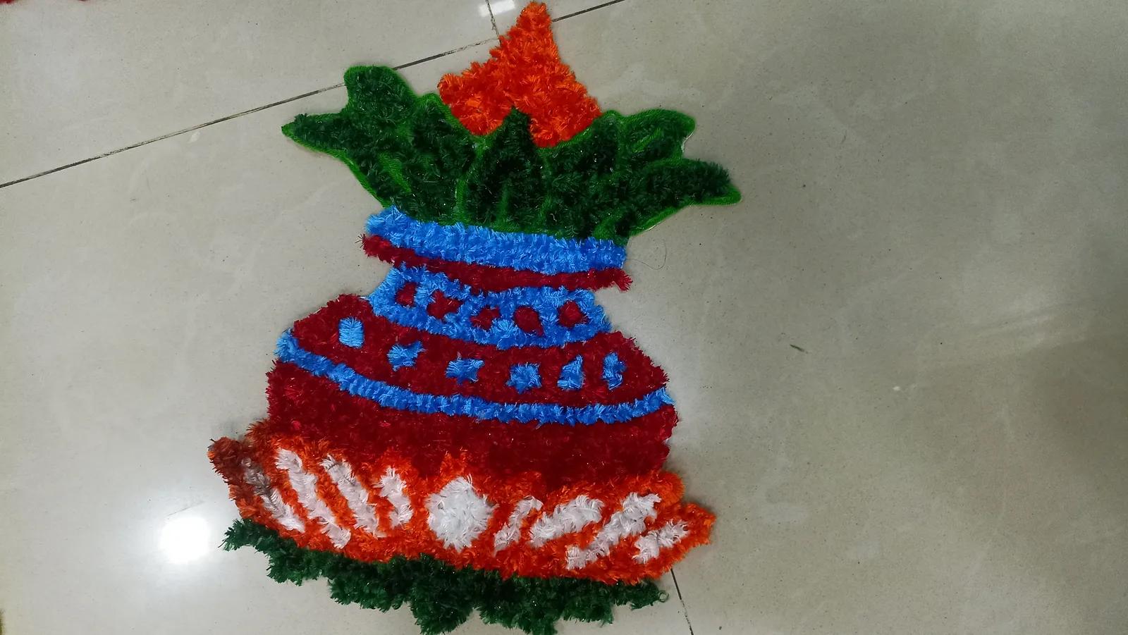 Kalash Woolen Rangoli Mat – Red & Blue